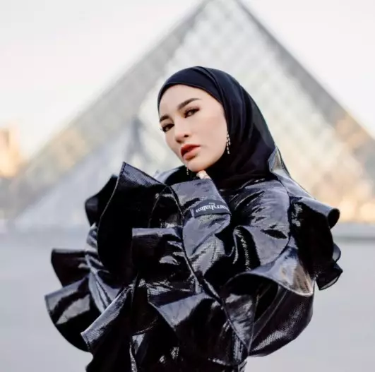 gaya Shandy Purnamasari liburan di Paris © Instagram