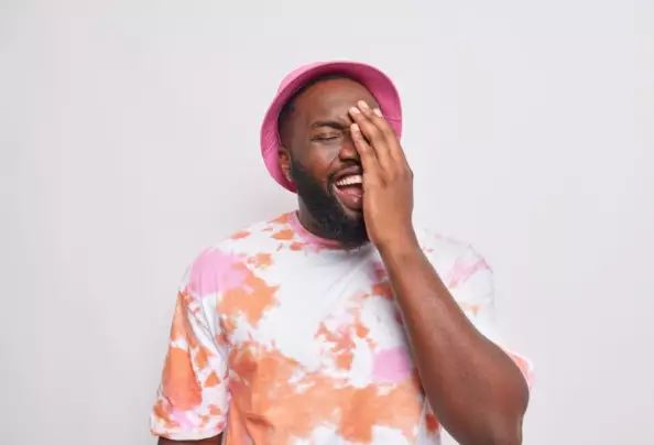 9 Arti mimpi tertawa © 2022 berbagai sumber 