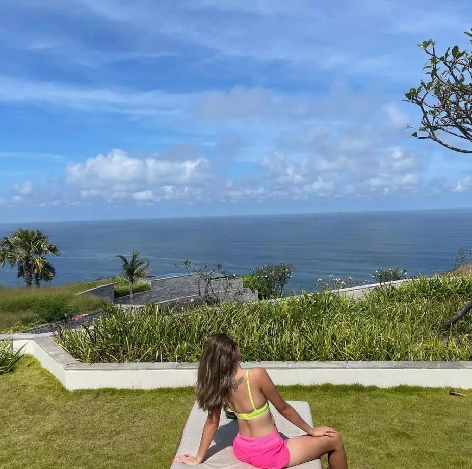 penampakan tato seleb di punggung © instagram