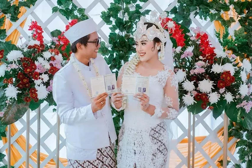 momen pernikahan doni salmanan dengan mantan istri © instagram