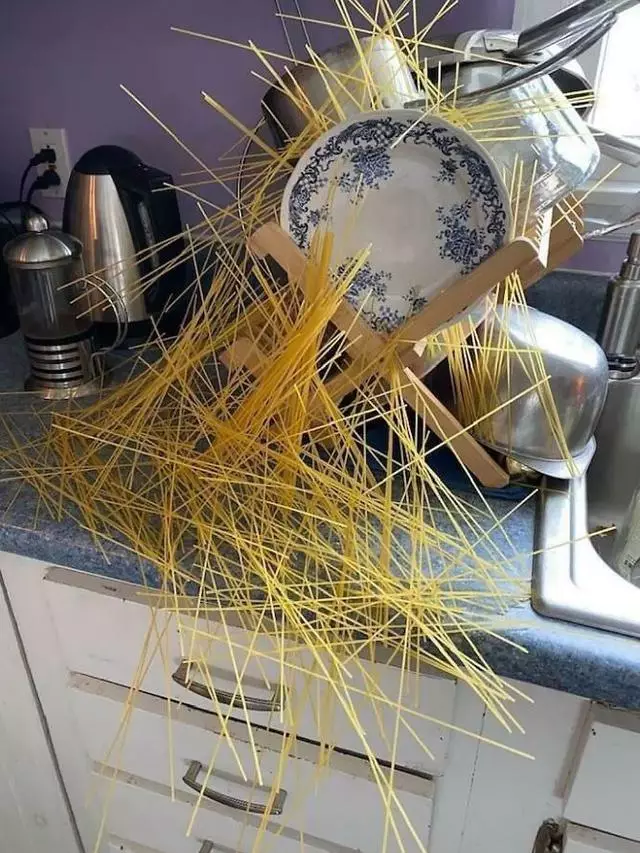 momen kocak masak pasta © berbagai sumber