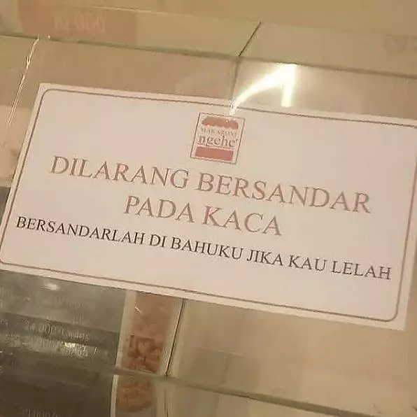 peringatan nyeleneh bikin baper © berbagai sumber