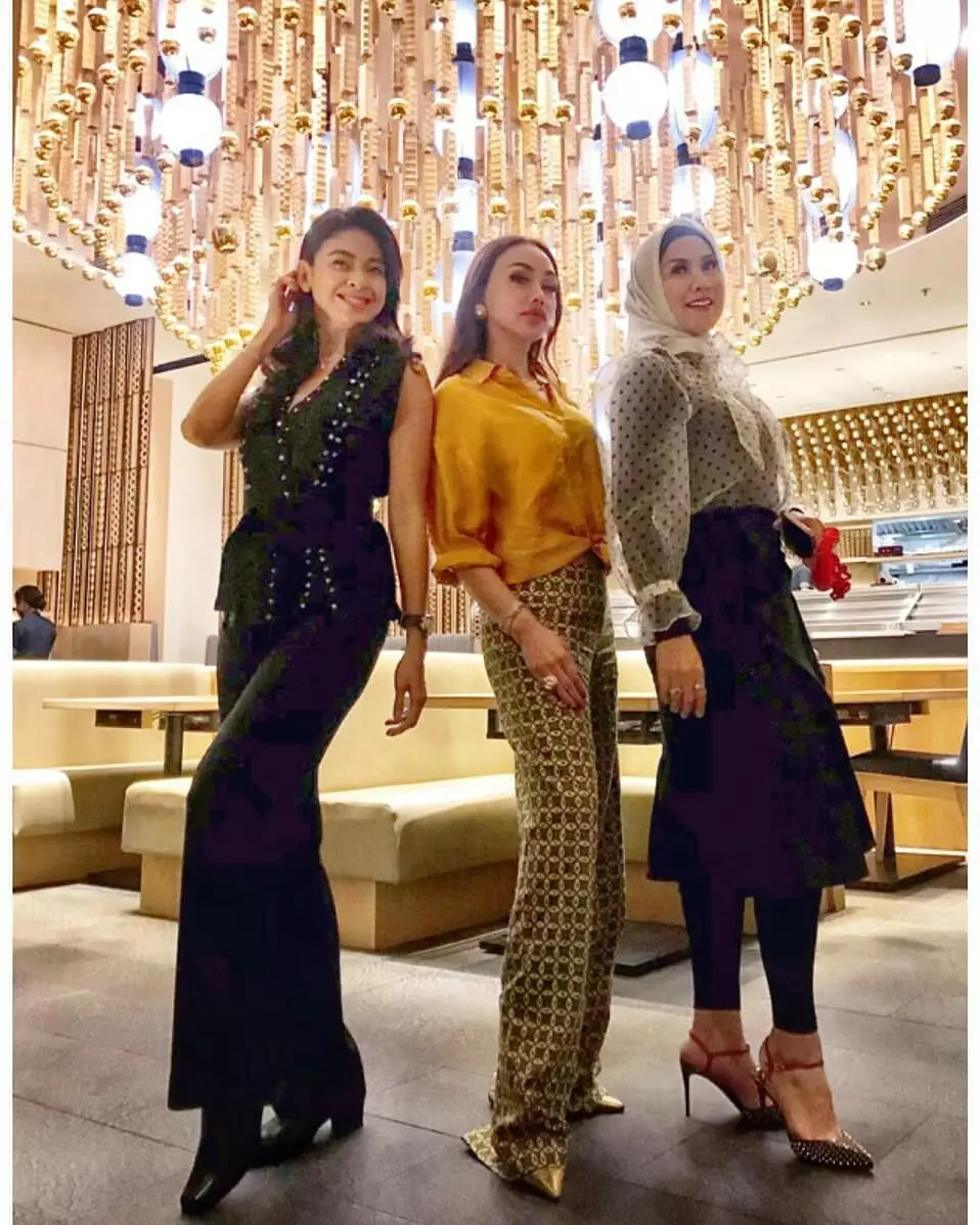 Potret persahabatan Venna Melinda & Indira Soediro © Instagram Potret persahabatan Venna Melinda & Indira Soediro © Instagram
