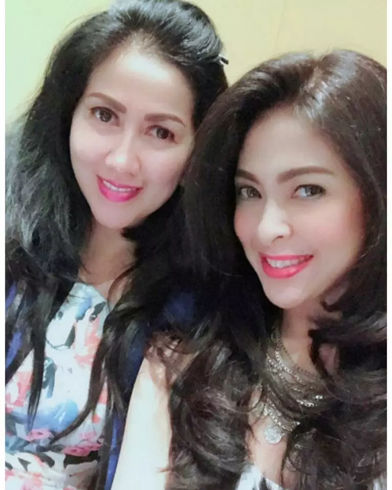 Potret persahabatan Venna Melinda & Indira Soediro © Instagram Potret persahabatan Venna Melinda & Indira Soediro © Instagram