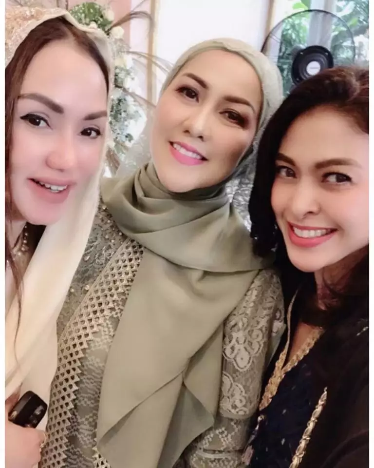 Potret persahabatan Venna Melinda & Indira Soediro © Instagram Potret persahabatan Venna Melinda & Indira Soediro © Instagram