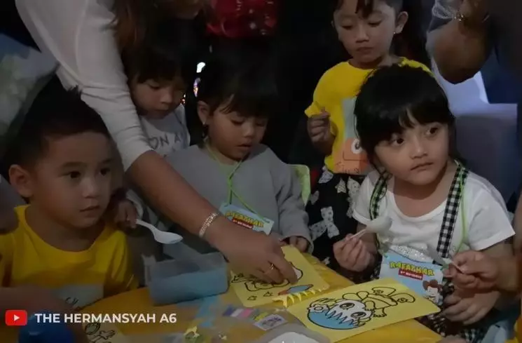 Potret kebersamaan Rafathar dan Arsy © berbagai sumber