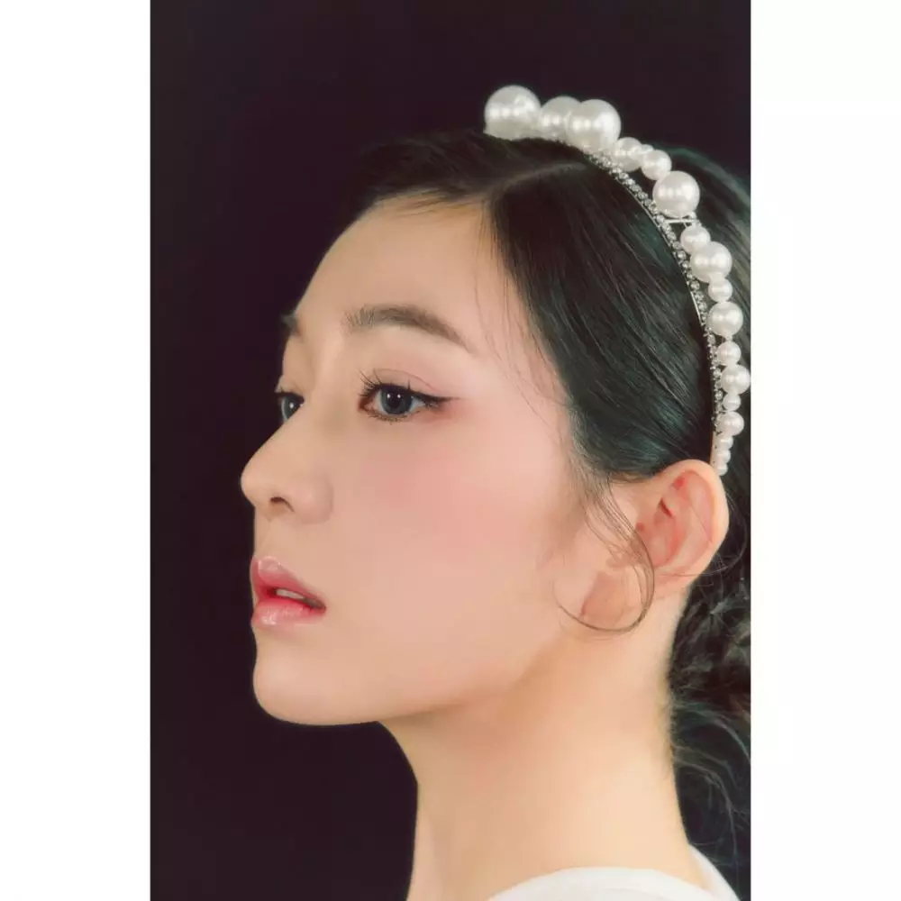 Potret teaser Irene Red Velvet untuk album terbaru © Instagram Potret teaser Irene Red Velvet untuk album terbaru © Instagram