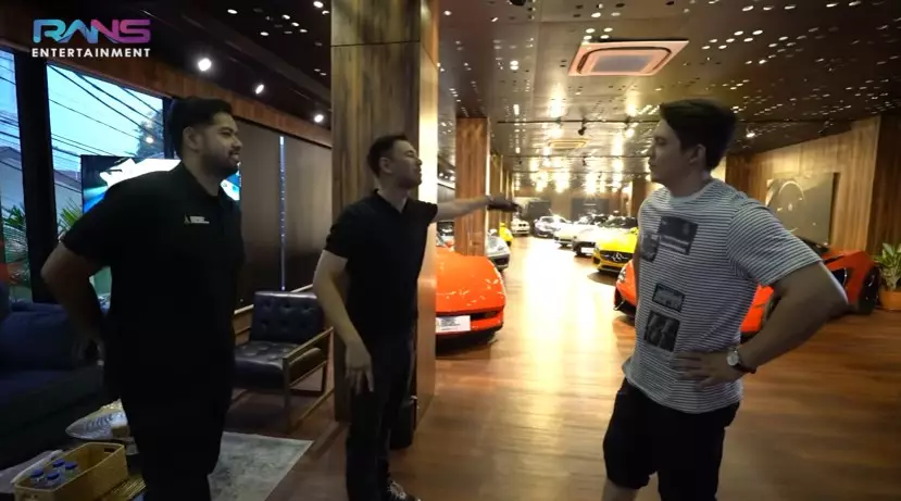 Momen Raffi Ahmad belikan Irwansyah mobil © YouTube