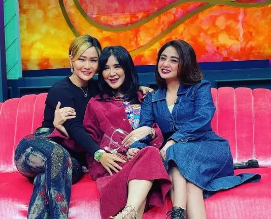 Uut Permatasari tetap aktif sebagai ibu Bhayangkari © Instagram