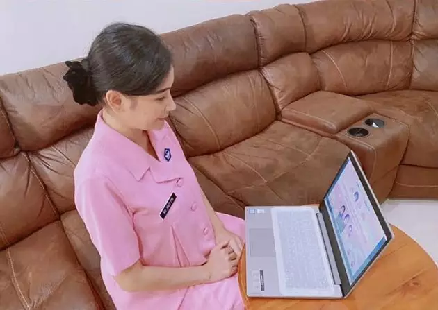 Uut Permatasari tetap aktif sebagai ibu Bhayangkari © Instagram