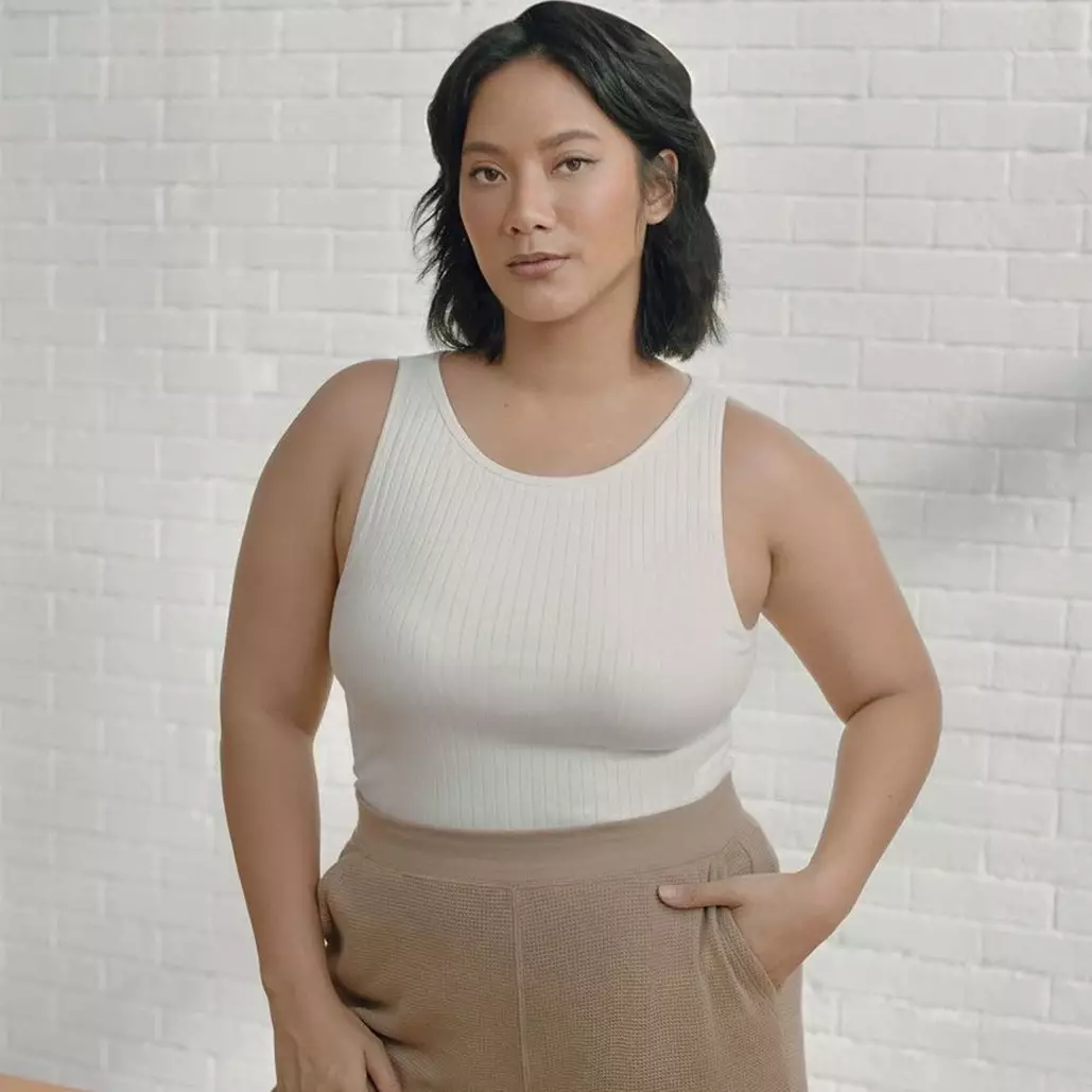 Kampanye body positivity, ini 9 potret Tara Basro dengan tubuh berisi