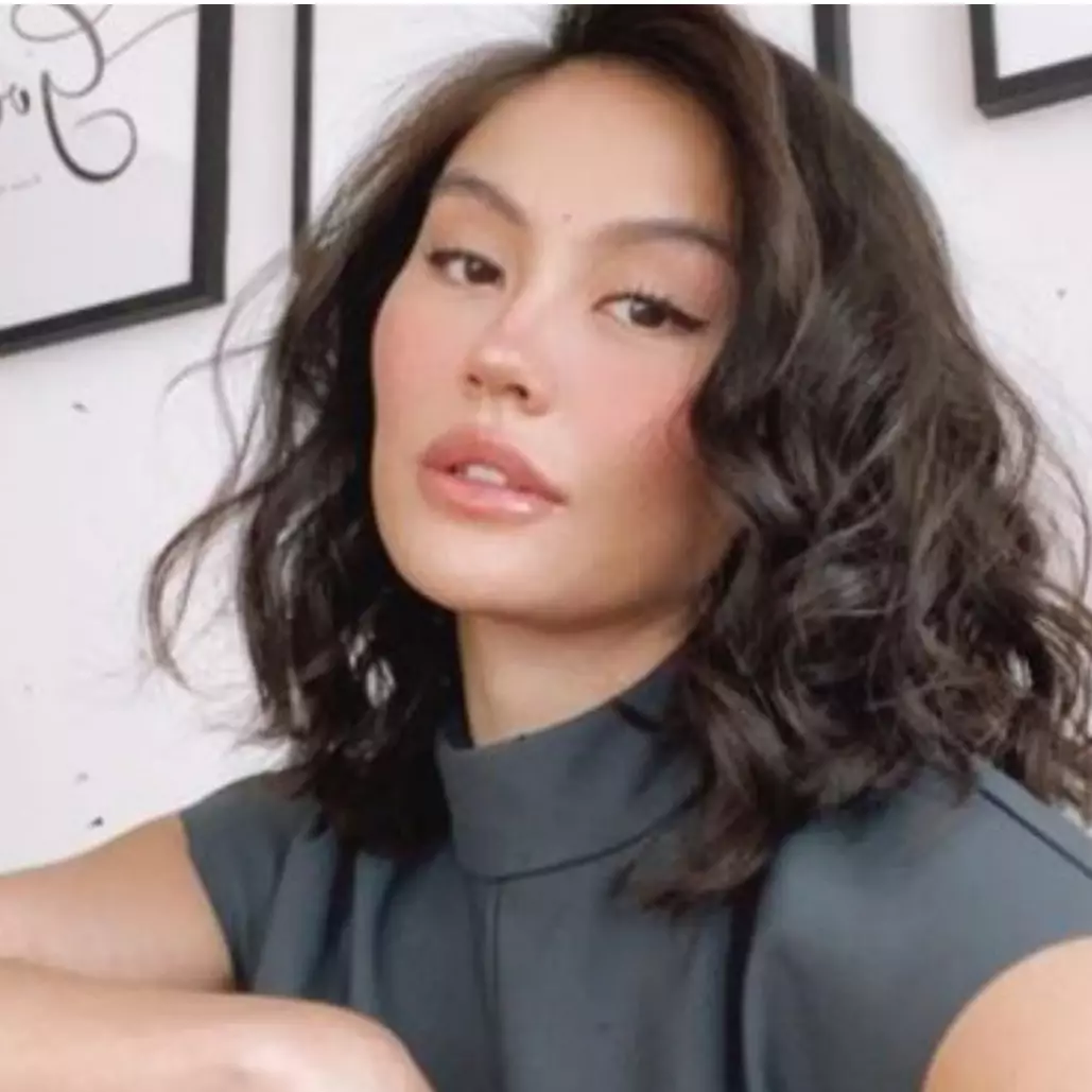 5 Rahasia kecantikan Agnez Mo, kulit kencang dari perawatan coolaser