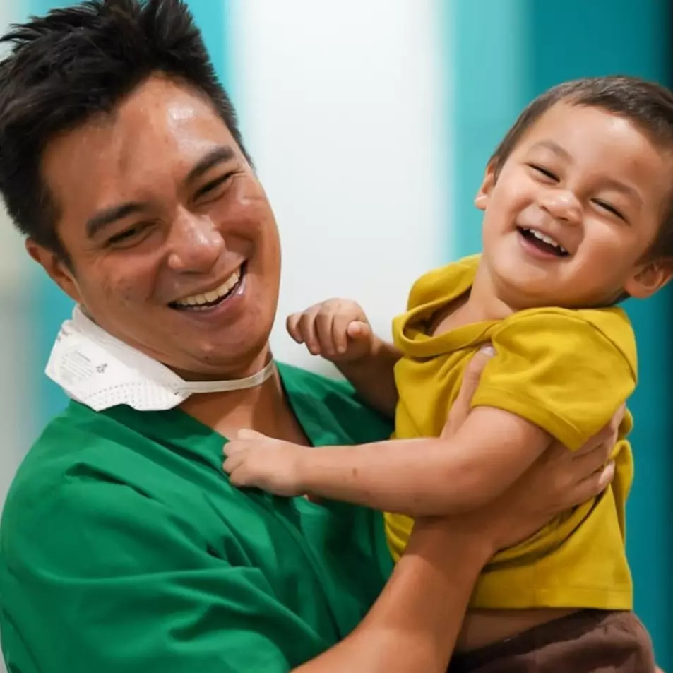 Buktikan mirip dengan Kiano, begini potret masa kecil Baim Wong