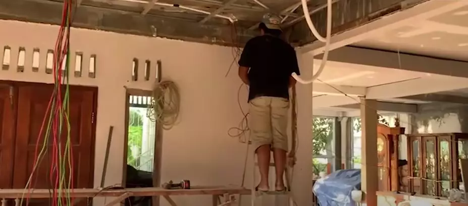 rumah ayah Ria Ricis jadi pesantren © YouTube