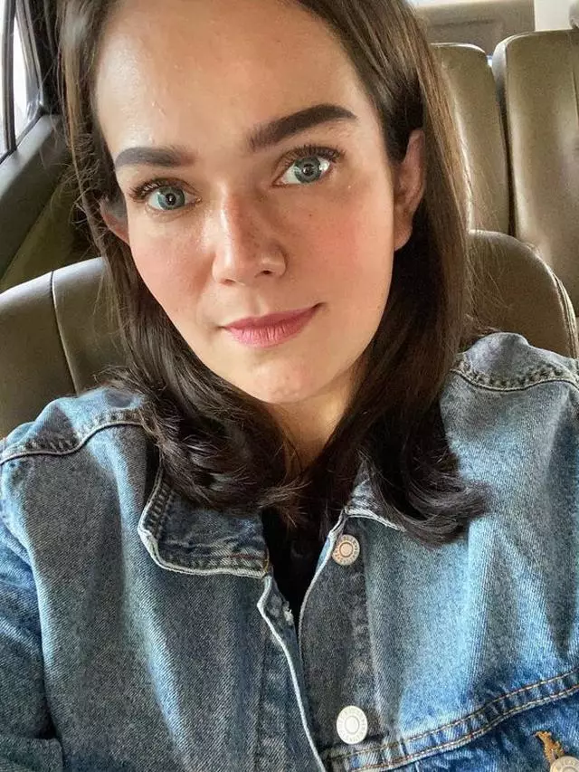 potret terbaru Dewi Natalia eks pemain TOP © Instagram