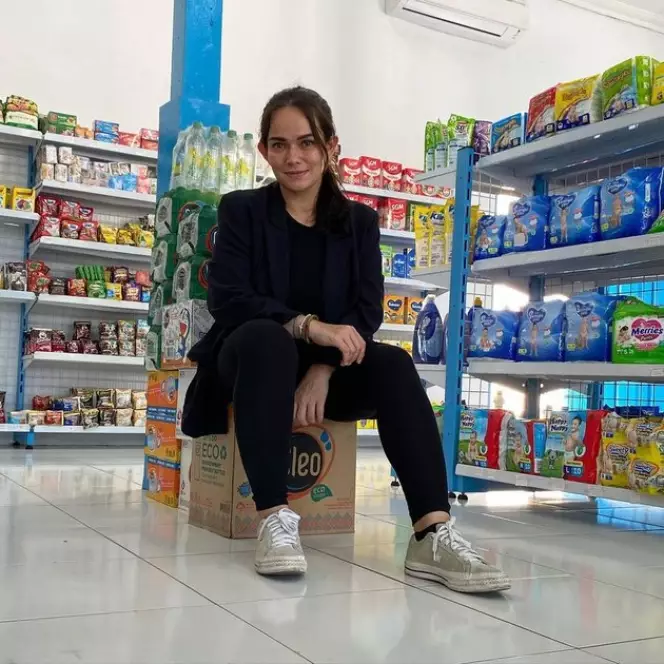 potret terbaru Dewi Natalia eks pemain TOP © Instagram