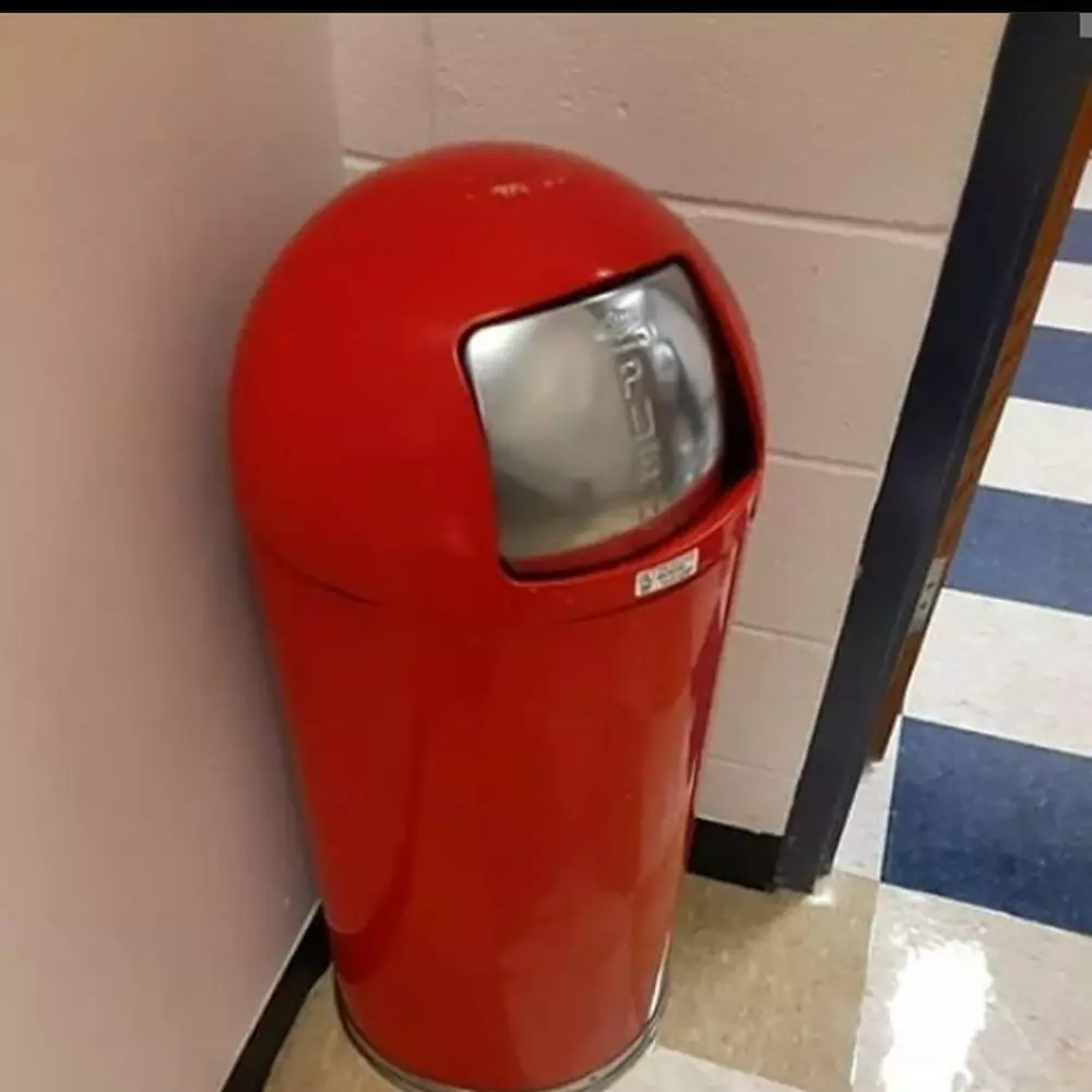 benda mirip karakter among us © berbagai sumber