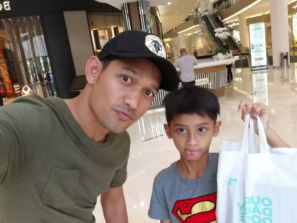 anak Ibnu Jamil atlet sepak bola Berbagai sumber anak Ibnu Jamil atlet sepak bola Berbagai sumber