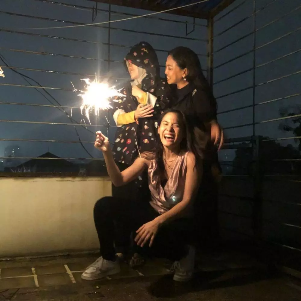 potret kebersamaan sheryl dan kakaknya © instagram