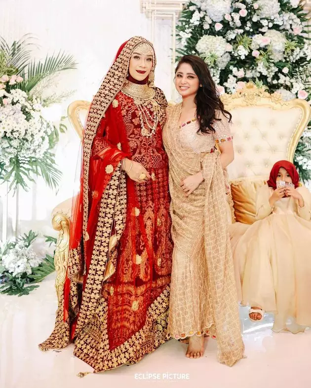 Pesona 11 pedangdut pakai lehenga, Lesty Kejora bak pengantin India berbagai sumber Pesona 11 pedangdut pakai lehenga, Lesty Kejora bak pengantin India berbagai sumber