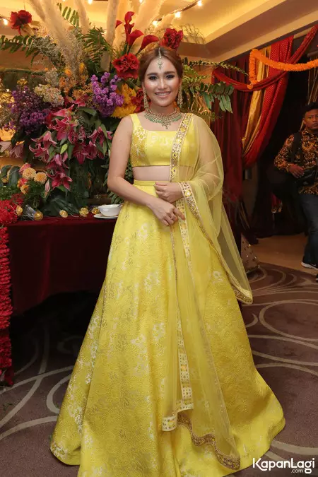 Pesona 11 pedangdut pakai lehenga, Lesty Kejora bak pengantin India berbagai sumber Pesona 11 pedangdut pakai lehenga, Lesty Kejora bak pengantin India berbagai sumber