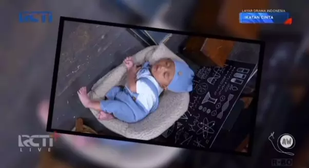 Pemotretan newborn Askara anak Andin © Instagram Pemotretan newborn Askara anak Andin © Instagram
