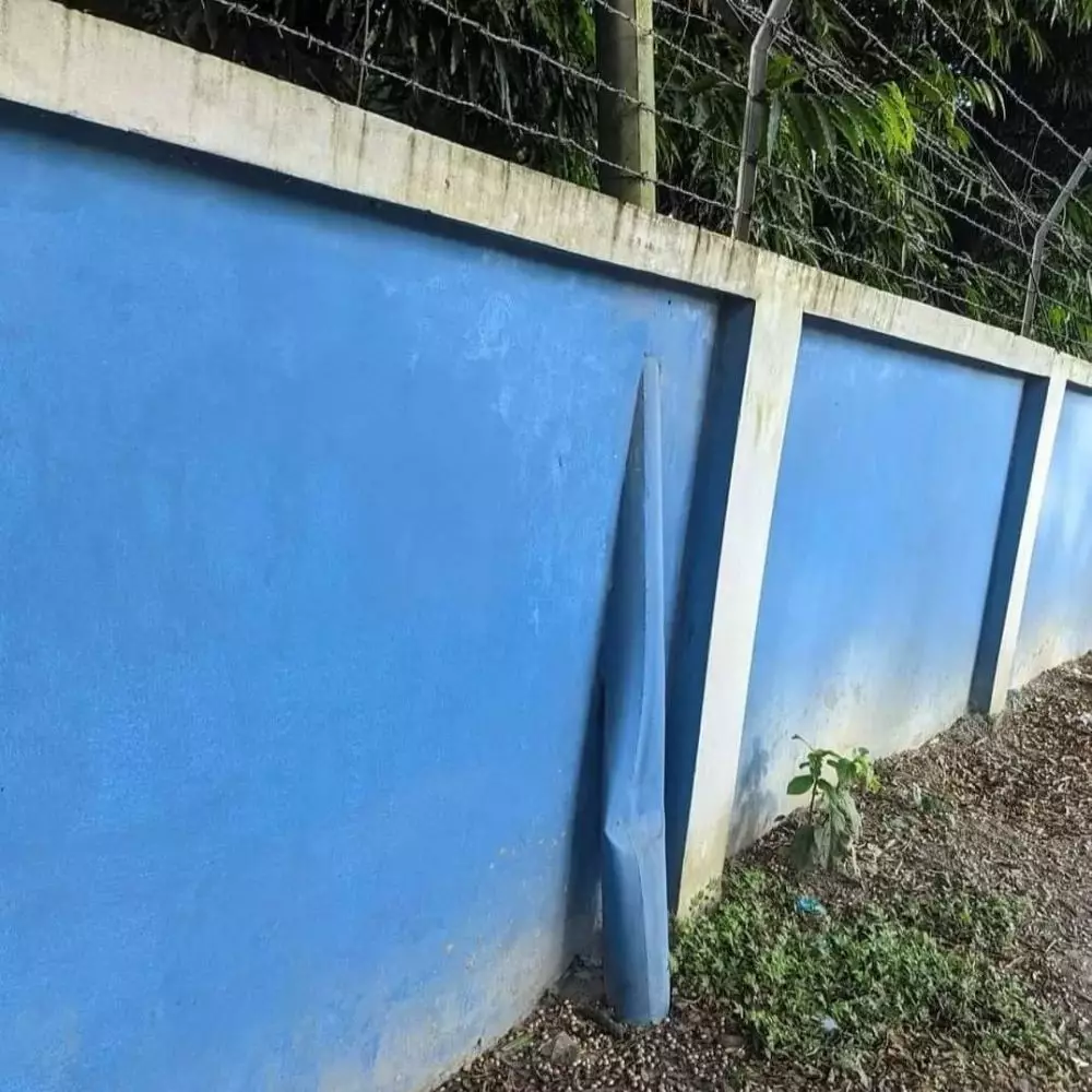 bikin bangunan tapi nggak sempurna kocak © Instagram