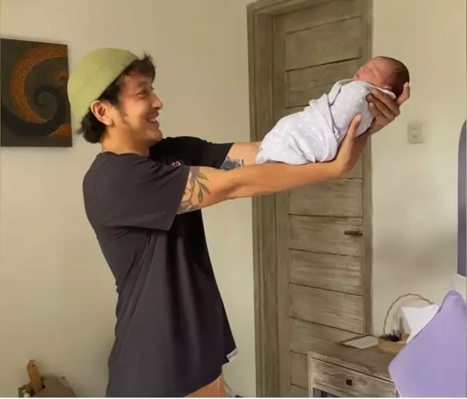 potret rumah nadine chandrawinata di bali © YouTube potret rumah nadine chandrawinata di bali © YouTube