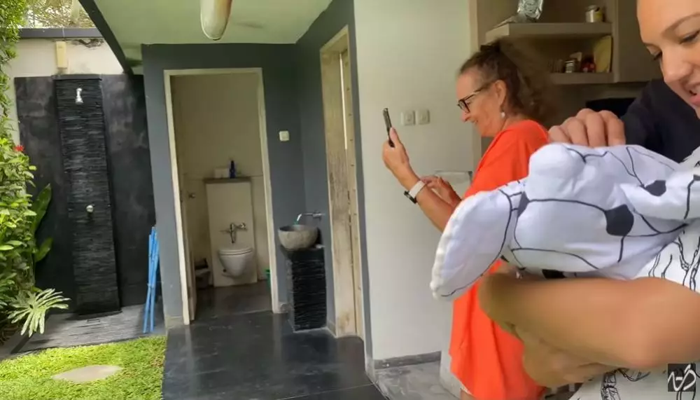 potret rumah nadine chandrawinata di bali © YouTube potret rumah nadine chandrawinata di bali © YouTube