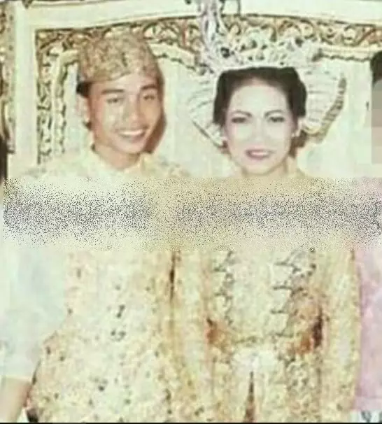 masa muda orang tua Ayu Ting Ting Berbagai sumber