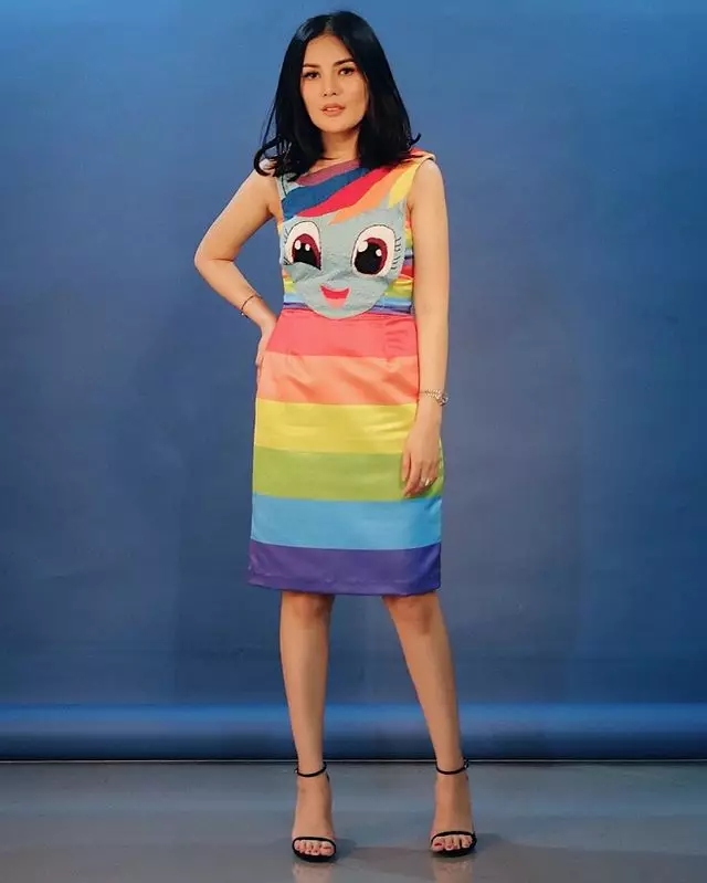 Gaya fashion unik ala Nindy Ayunda © Instagram/@nindyayunda Gaya fashion unik ala Nindy Ayunda © Instagram/@nindyayunda