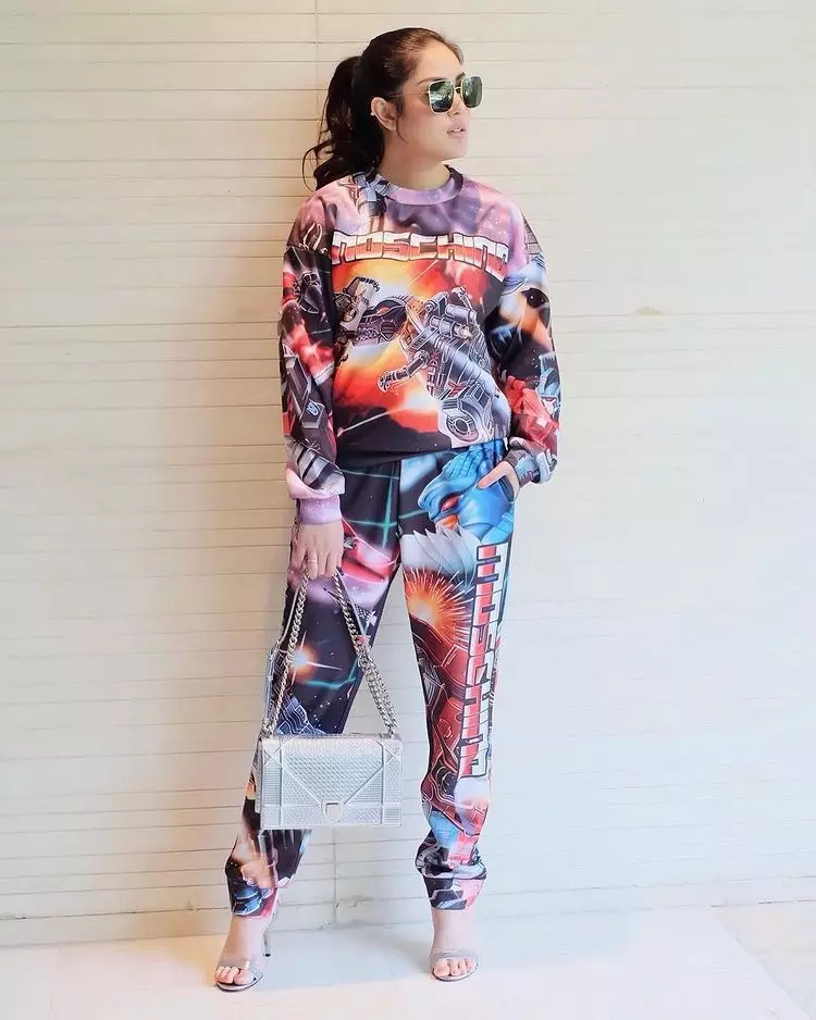 Gaya fashion unik ala Nindy Ayunda © Instagram/@nindyayunda Gaya fashion unik ala Nindy Ayunda © Instagram/@nindyayunda