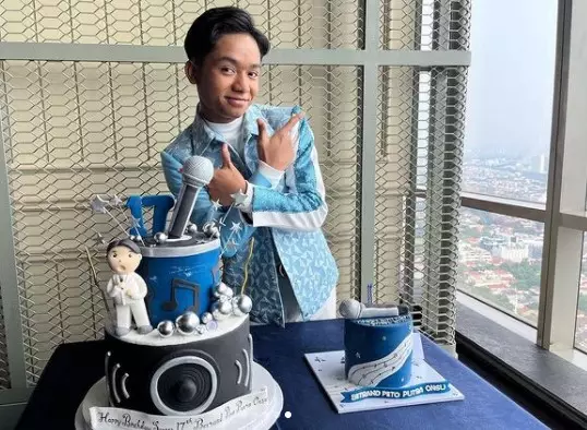 momen Betrand Peto rayakan ulang tahun © berbagai sumber
