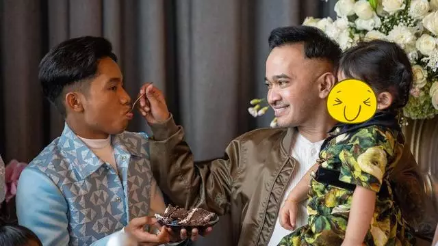momen Betrand Peto rayakan ulang tahun © berbagai sumber