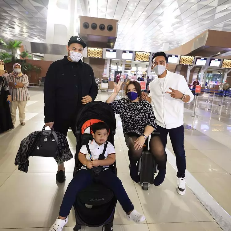 momen Ivan dan Maharani liburan ke berbagai negara © berbagai sumber momen Ivan dan Maharani liburan ke berbagai negara © berbagai sumber