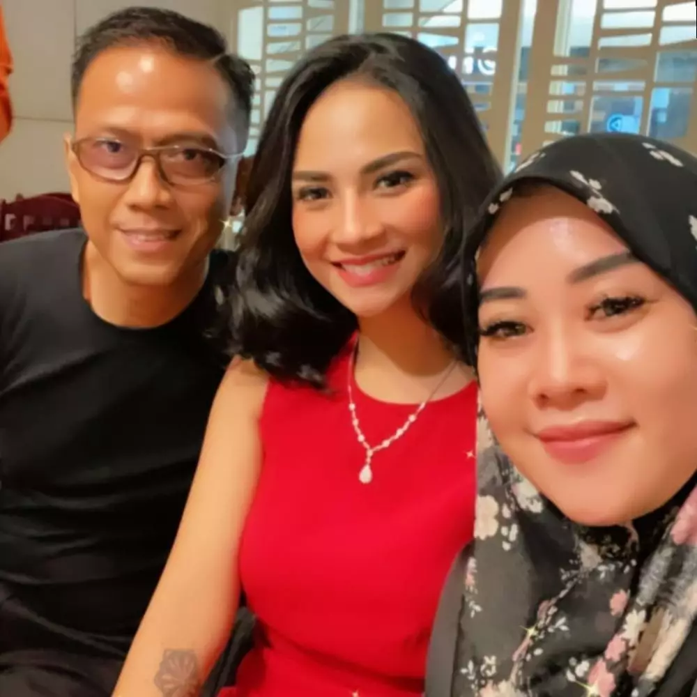 potret mesra doddy sudrajat dan istri © instagram