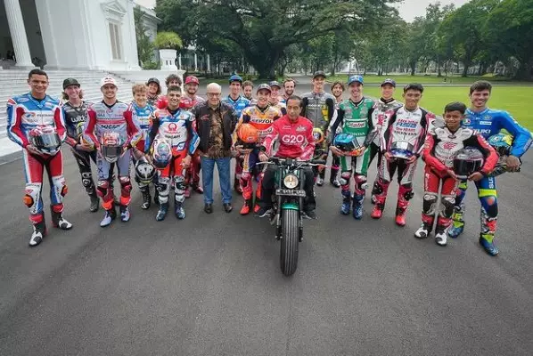 Momen parade pembalap MotoGP di Jakarta © berbagai sumber