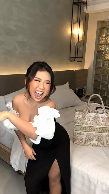 potret terbaru Kiky Saputri mirip Gisel © berbagai sumber