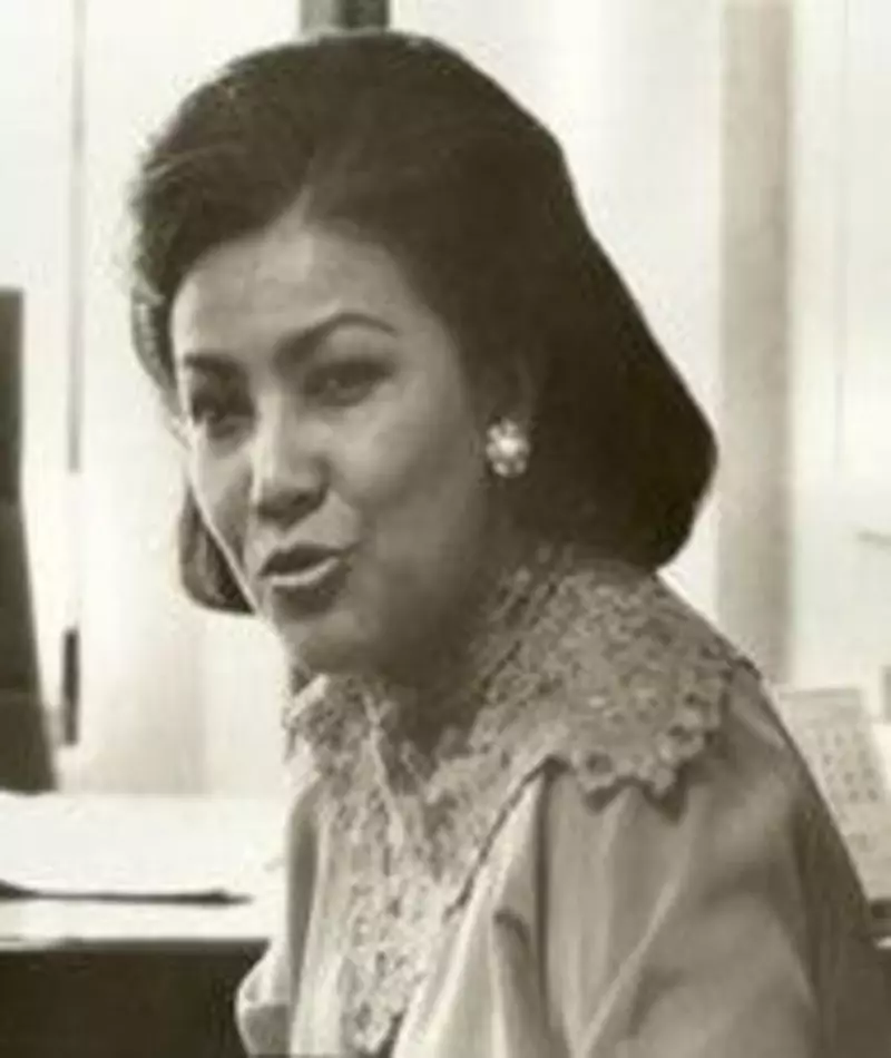 Ibu kost di film Warkop 'Mana Tahan' ternyata ibunda aktor laga Berbagai sumber