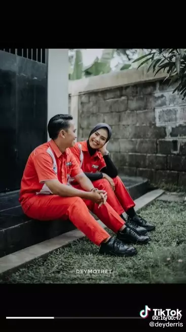 prewedding di pom bensin © TikTok prewedding di pom bensin © TikTok