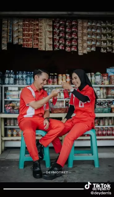prewedding di pom bensin © TikTok prewedding di pom bensin © TikTok