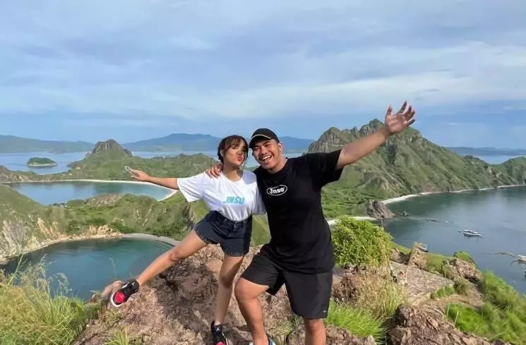 kebersamaan fuji dan manajer © berbagai sumber kebersamaan fuji dan manajer © berbagai sumber