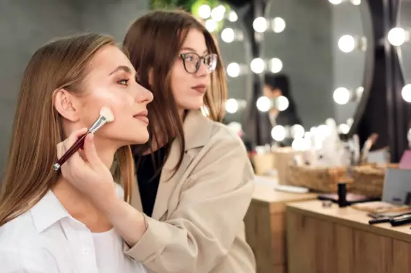 Arti mimpi berdandan menurut primbon © 2022 berbagai sumber 