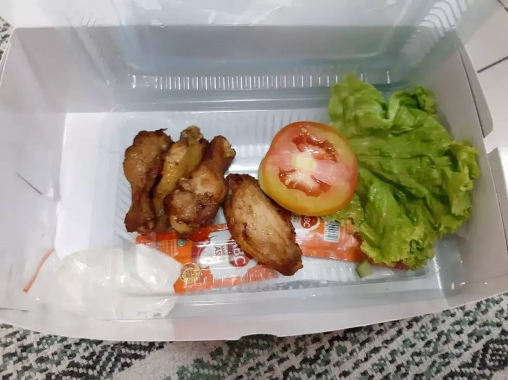 momen pesan ayam bentuknya nyeleneh © berbagai sumber momen pesan ayam bentuknya nyeleneh © berbagai sumber