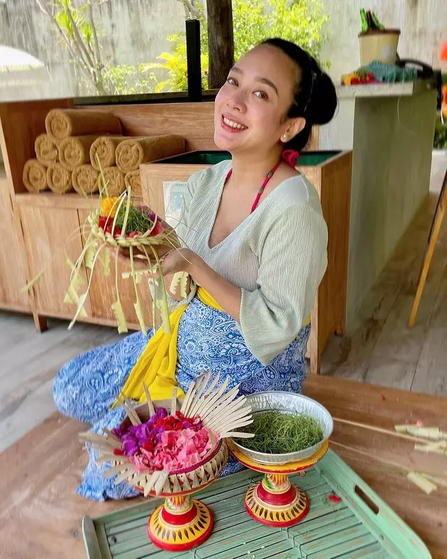 gaya Dea Ananda babymoon di Bali © Instagram/@dea_ananda