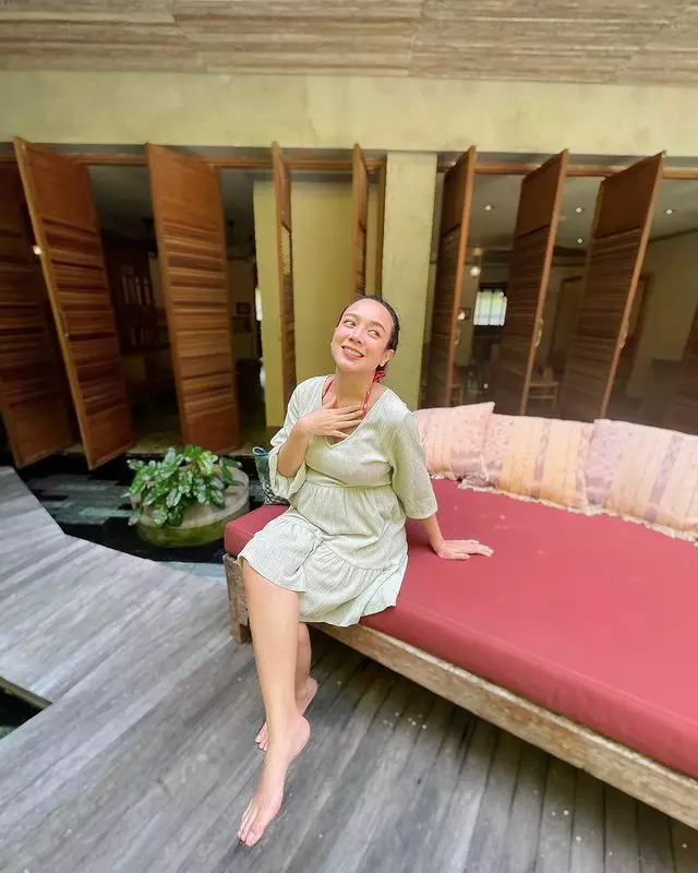 gaya Dea Ananda babymoon di Bali © Instagram/@dea_ananda