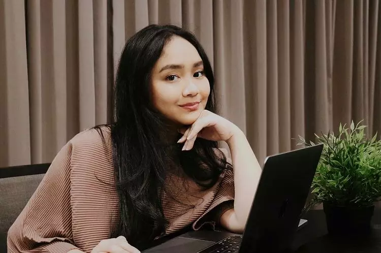 Wanita mirip Nagita Slavina © berbagai sumber Wanita mirip Nagita Slavina © berbagai sumber