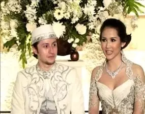 Momen pernikahan 6 pemain Tukang Bubur Naik Haji © berbagai sumber Momen pernikahan 6 pemain Tukang Bubur Naik Haji © berbagai sumber