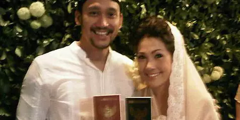 Momen pernikahan 6 pemain Tukang Bubur Naik Haji © berbagai sumber Momen pernikahan 6 pemain Tukang Bubur Naik Haji © berbagai sumber