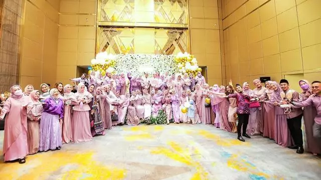 Momen ulang tahun Eddies Adelia dan suami © Instagram